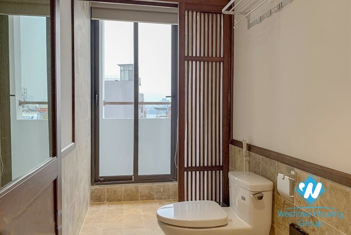 Spectacular lake-view 3 bedrooms apartment for rent in Dang Thai Mai area, Tay Ho